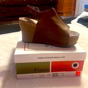 Pierre Dumas Brown Sandals Never worn